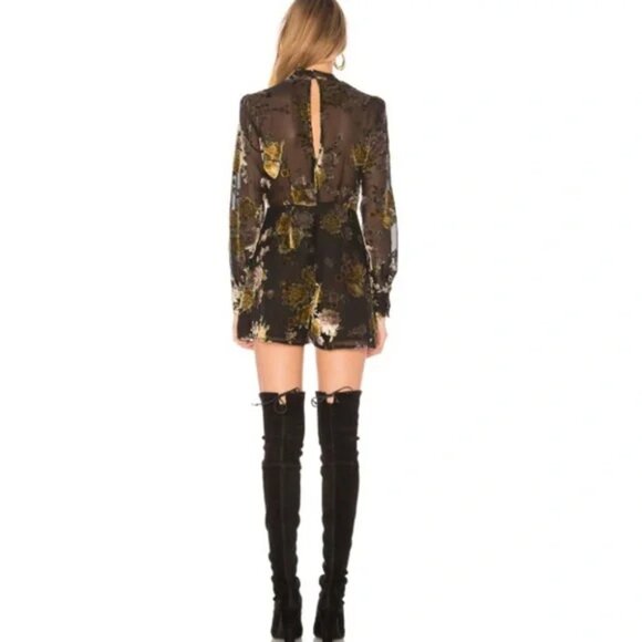 ASTR The Label Rachel Velvet Floral Print Romper Medium - Picture 2 of 8
